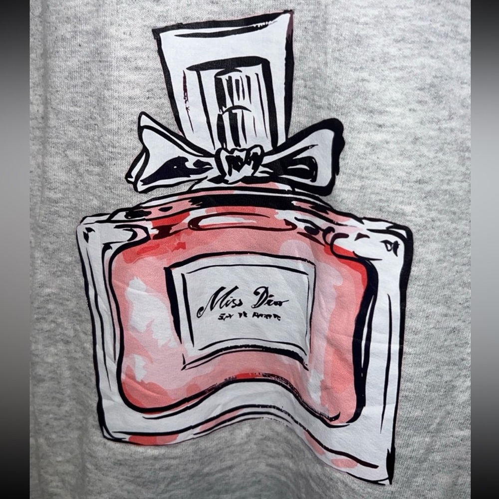 DIOR-ABLE PINK PERFUME POP ART//GRAY GILDAN SWEATSHIRT//SIZE LARGE//PINK & BLACK - Picture 3 of 5